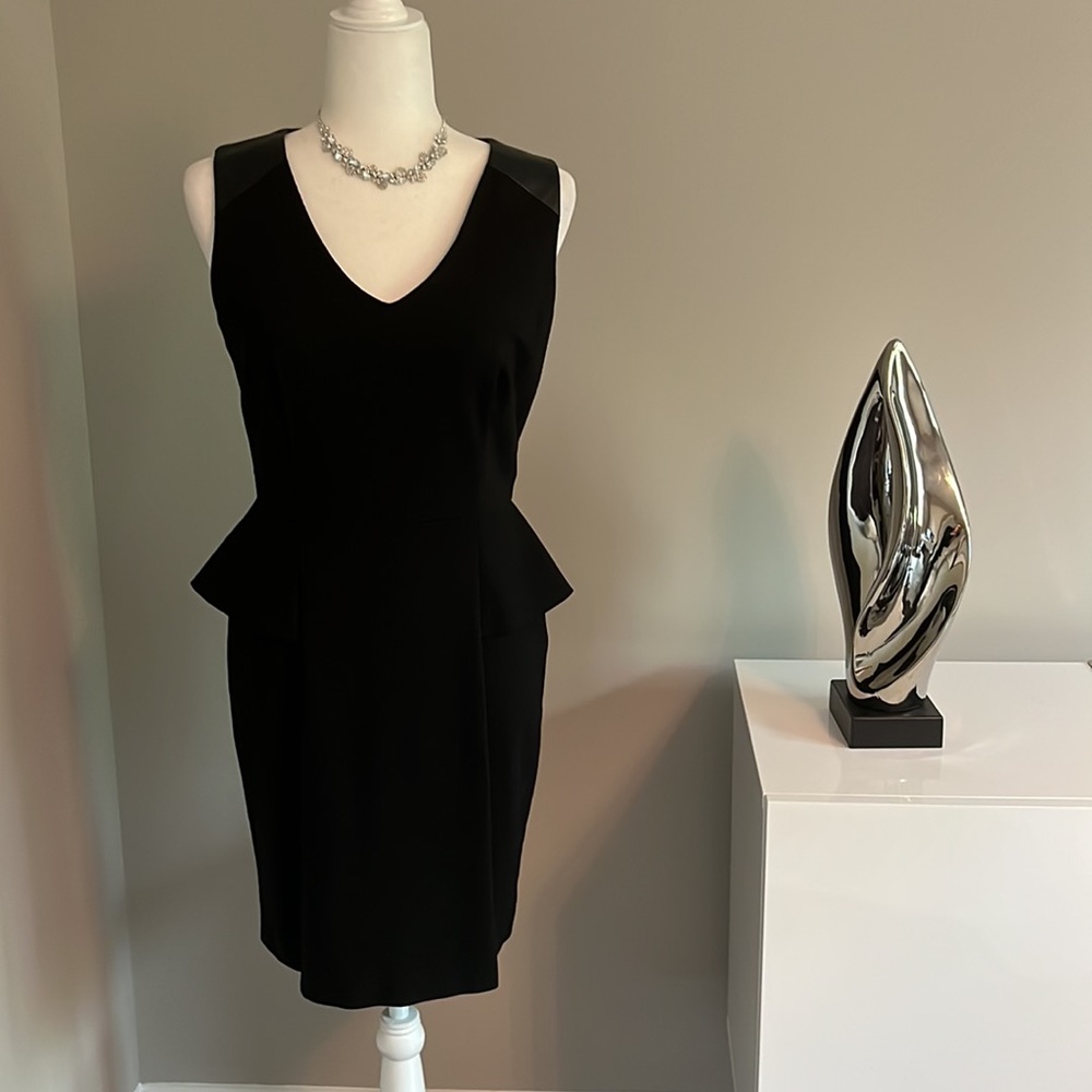 Vince Camuto Faux Leather Shoulder Black Sleeveless Peplum Sheath Dress - Picture 4 of 9